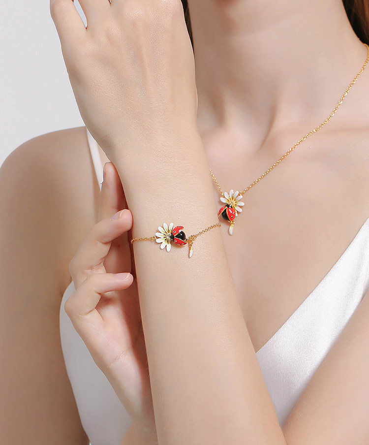 Daisy White Flower And Ladybug Enamel Thin Bracelet